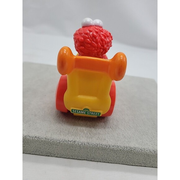 Elmo 2011 Hasbro 4"  Figure Car Sesame Street Workshop Yellow Orange Red - Picture 10 of 16